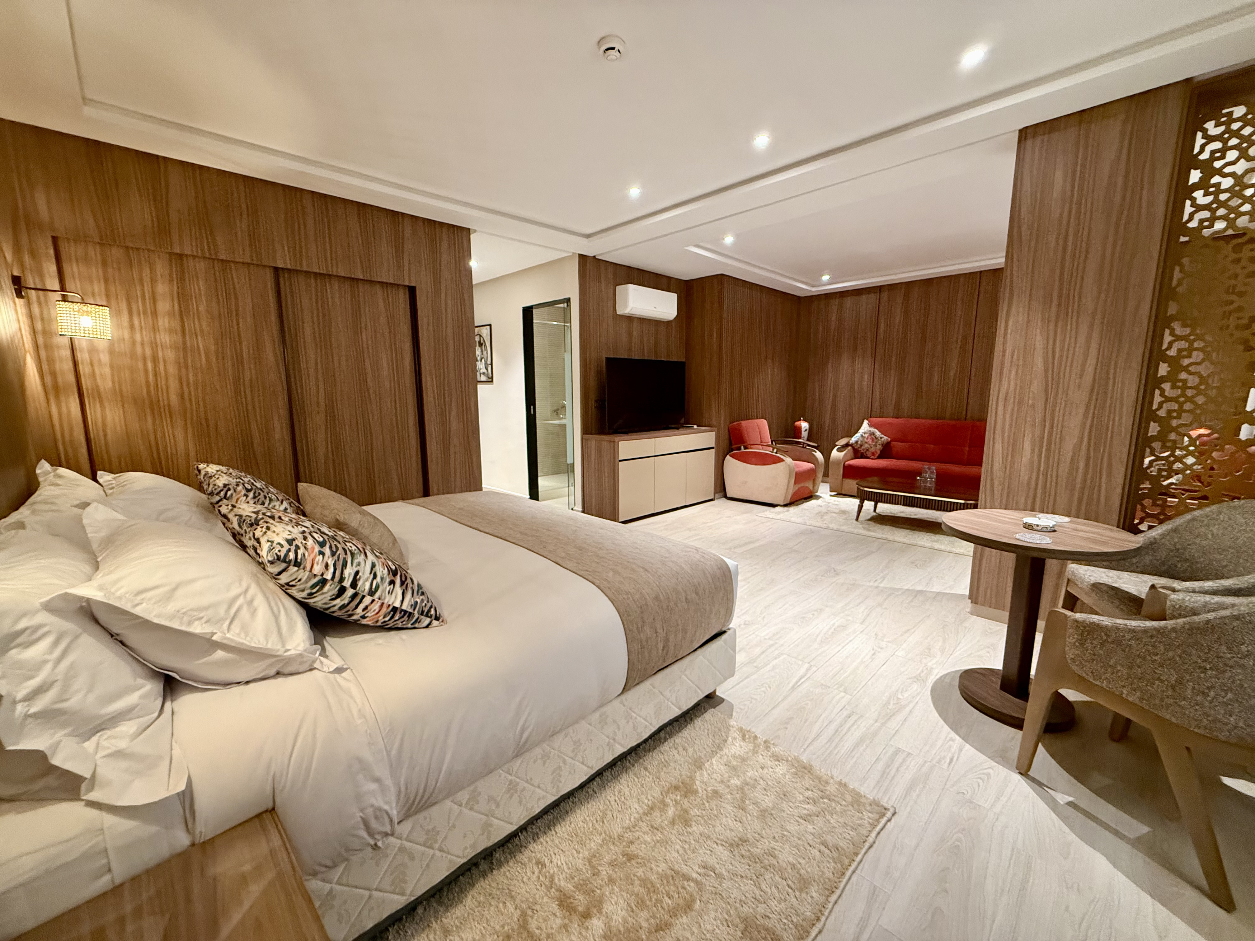 Suite Image 2
